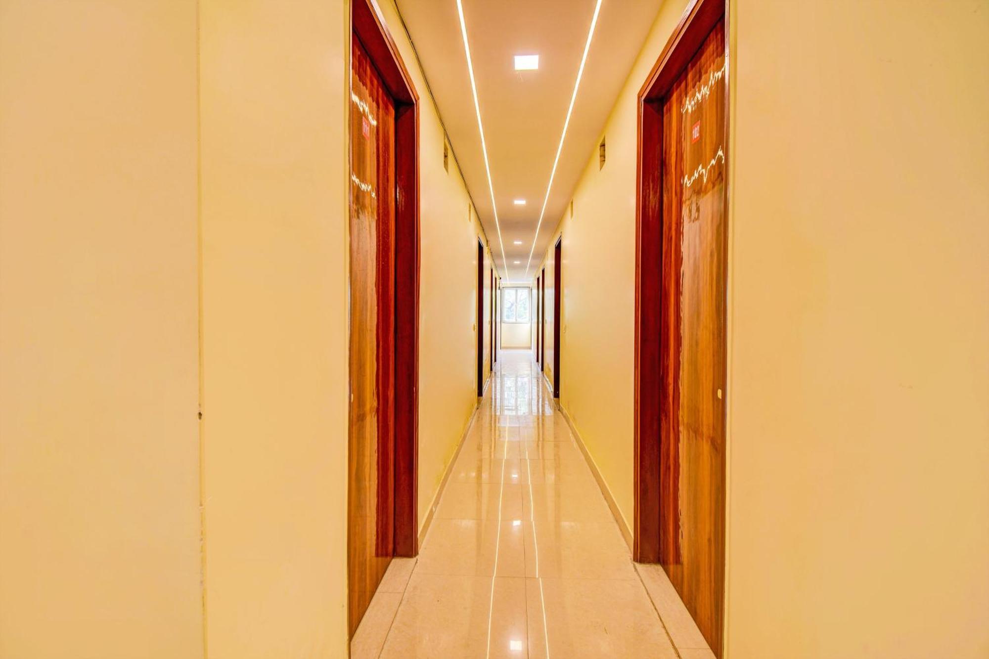 Hotel O Friendship Inn Delhi Zewnętrze zdjęcie